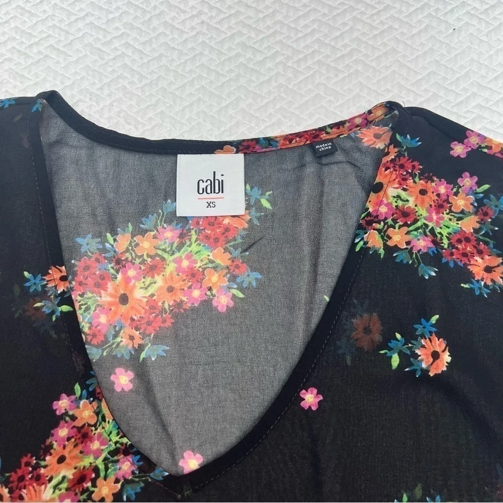 cabi Blooming Blouse Style 3594 Black Floral Size XS - Picture 12 of 12